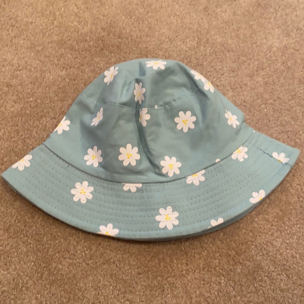 Reversible Daisy Bucket Hat